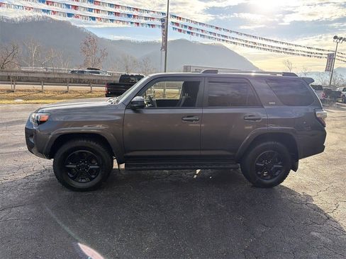 Used 2019 Toyota 4Runner SR5 image 8