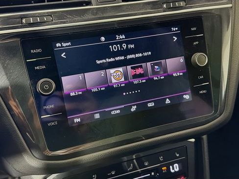 Used 2022 Volkswagen Tiguan SEL R-Line image 16