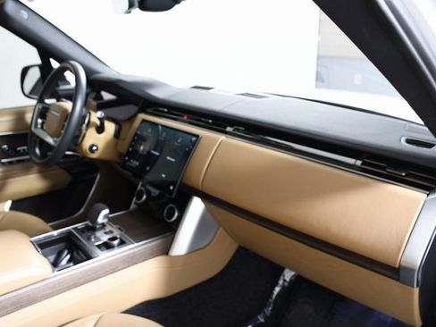 Used 2023 Land Rover Range Rover SE image 18