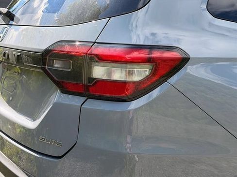 Used 2023 Honda Pilot Elite image 25