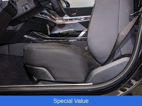 Used 2025 BMW 750e xDrive w/ Executive Package AWD/4WD image 16