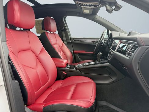 Used 2022 Porsche Macan image 15