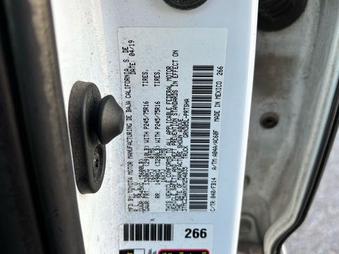 Used 2019 Toyota Tacoma SR w/ SR Convenience Package image 14