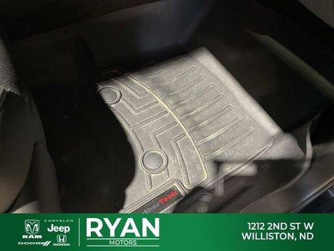 Used 2017 GMC Yukon XL SLT image 18