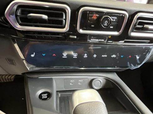 New 2026 Nissan Sentra SR w/ SR Premium Package FWD image 29