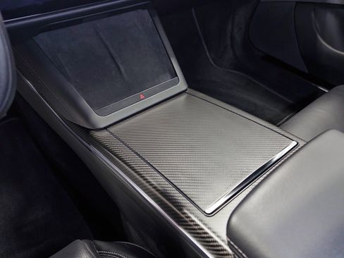 Used 2021 Tesla Model S Plaid image 18