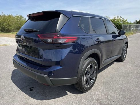 Used 2025 Nissan Rogue SV w/ SV Premium Package FWD image 6