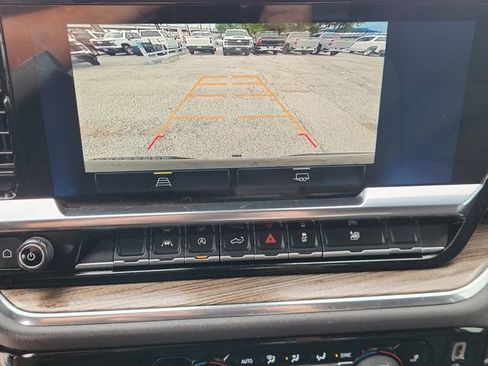 Used 2023 Chevrolet Silverado 1500 LT AWD/4WD image 17