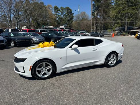 Used 2019 Chevrolet Camaro LT image 4