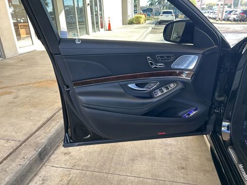 Used 2019 Mercedes-Benz S 560e image 45