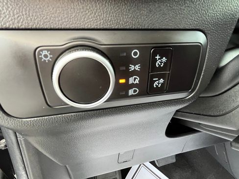 Used 2025 Ford Escape ST-Line FWD image 12