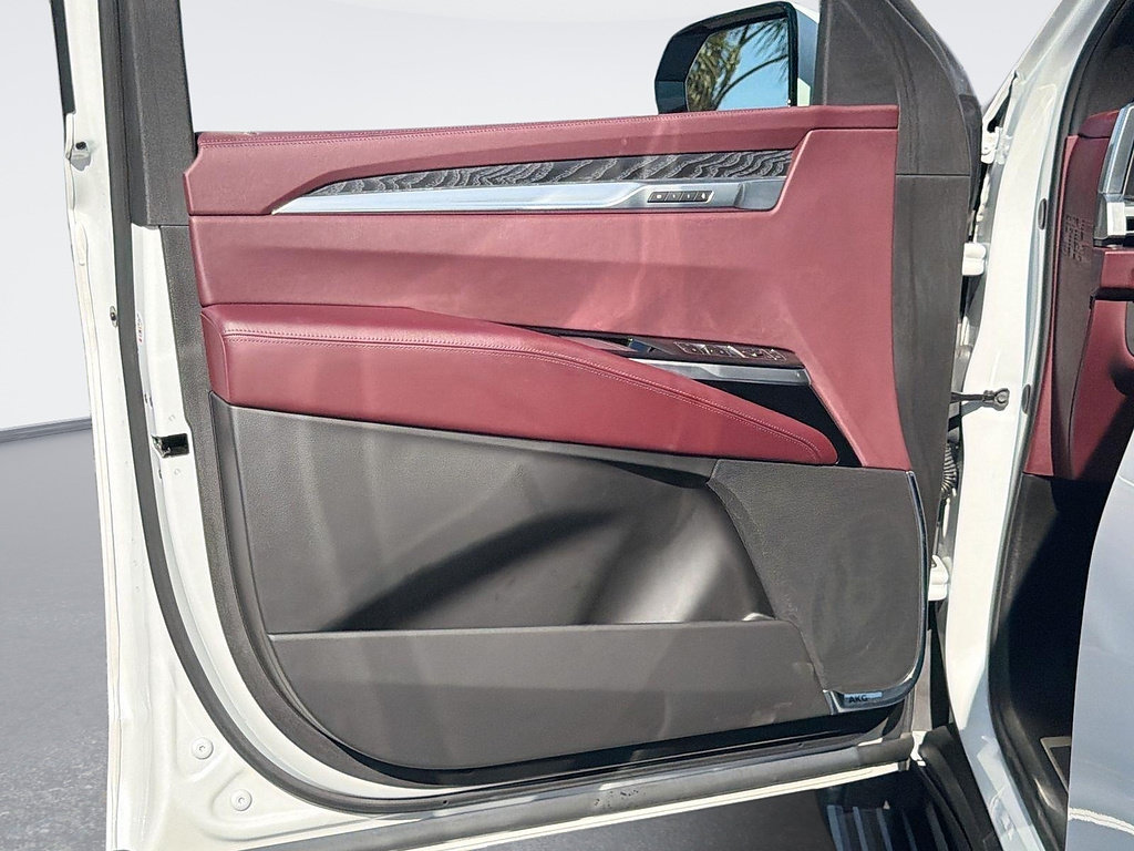 Certified 2025 Cadillac Escalade ESV Sport AWD/4WD image 18