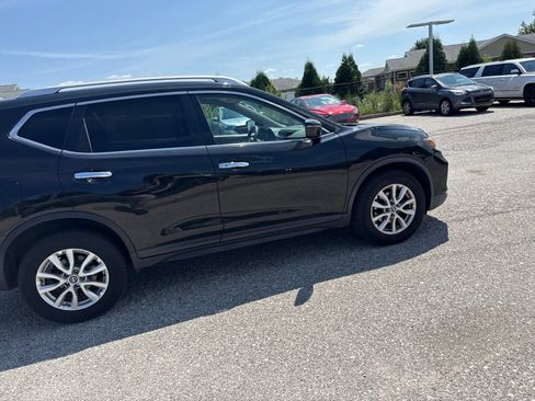 Used 2017 Nissan Rogue SV AWD/4WD image 14
