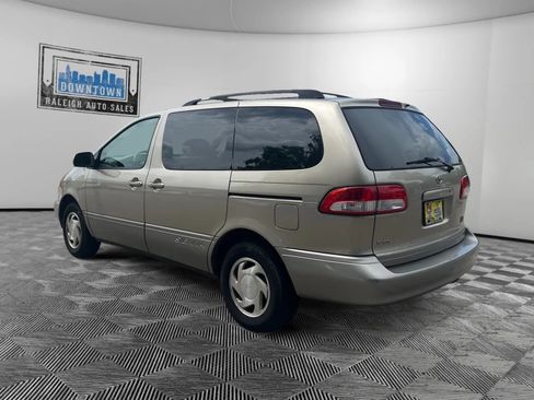 Used 2002 Toyota Sienna XLE FWD image 7