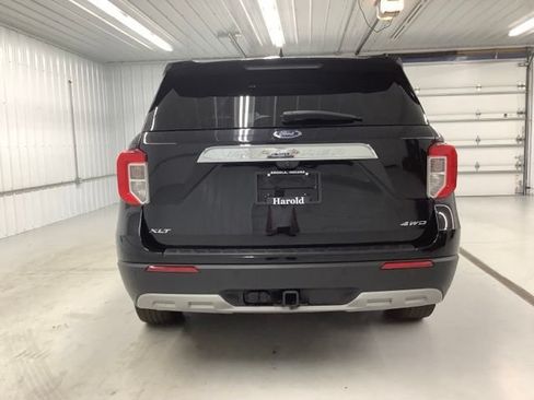 Used 2023 Ford Explorer XLT AWD/4WD image 5