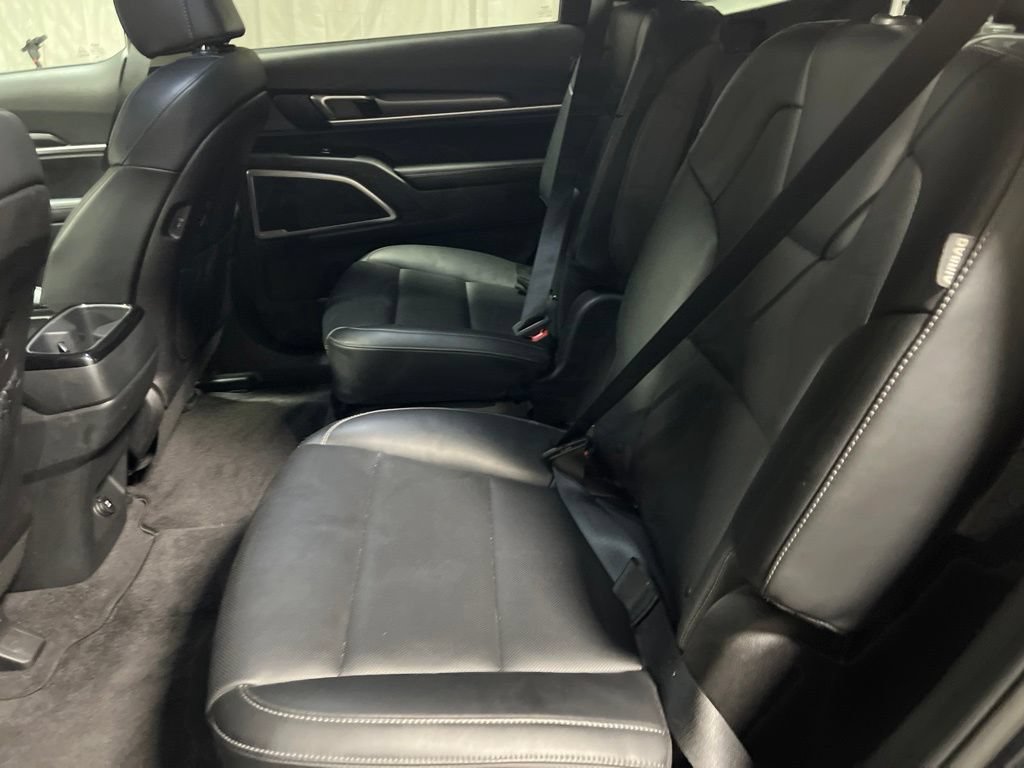 Used 2025 Kia Telluride S FWD image 17