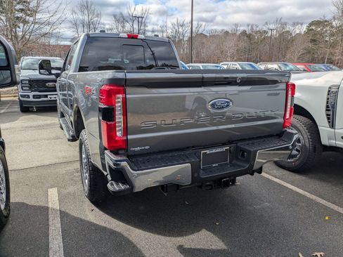 New 2026 Ford F250 XLT w/ XLT Premium Package AWD/4WD image 5