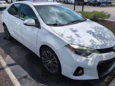 Used 2014 Toyota Corolla S FWD image 2