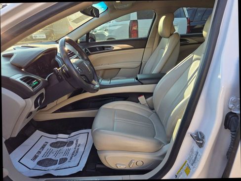 Used 2018 Lincoln MKZ Premiere image 12