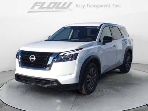 New 2025 Nissan Pathfinder S image 3