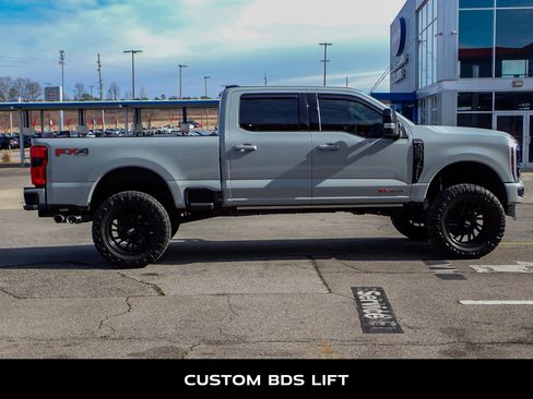 Used 2025 Ford F250 Platinum image 10