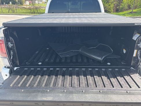 Used 2023 Toyota Tacoma TRD Off-Road w/ Technology Package image 6