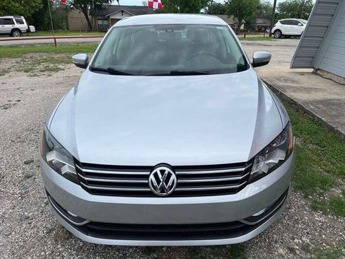 Used 2015 Volkswagen Passat 1.8T Limited Edition FWD image 2