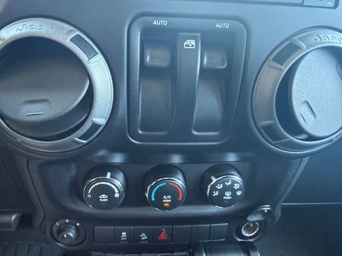 Used 2014 Jeep Wrangler Sport w/ Quick Order Package 24S AWD/4WD image 11