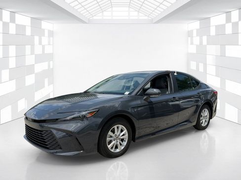 Used 2026 Toyota Camry LE w/ Convenience Package FWD image 3
