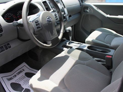 Used 2016 Nissan Frontier SV w/ SV Value Truck Package RWD image 11