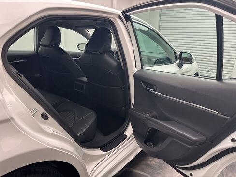 Used 2022 Toyota Camry SE image 7