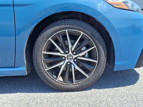 Used 2024 Toyota Camry SE image 9