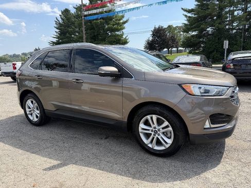 Used 2019 Ford Edge SEL w/ Equipment Group 201A AWD/4WD image 3