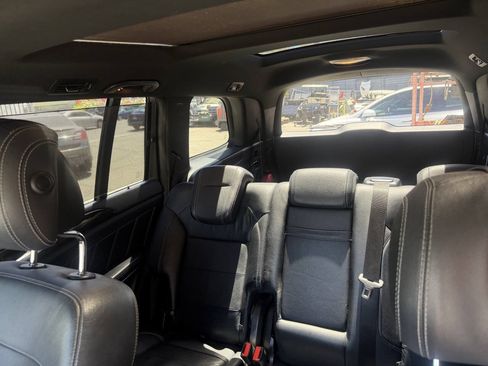 Used 2014 Mercedes-Benz GL 550 4MATIC image 14
