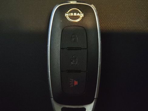 Used 2023 Nissan Rogue S AWD/4WD image 32
