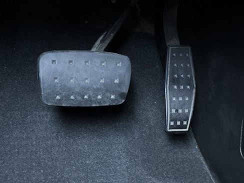 Used 2018 GMC Acadia SLT image 45