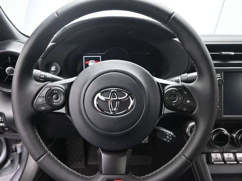 Used 2025 Toyota GR86 Premium w/ ALL Weather Mat Package (TMS) RWD image 19