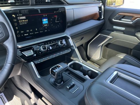 Used 2022 GMC Sierra 1500 Denali w/ Denali Reserve Package AWD/4WD image 22