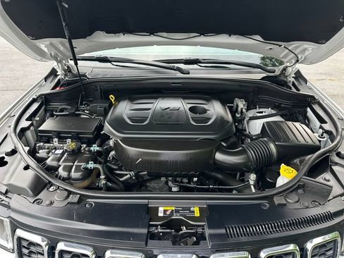 Used 2021 Jeep Grand Cherokee Laredo RWD image 30