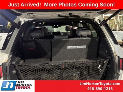 Used 2024 Toyota Sequoia Platinum AWD/4WD image 10