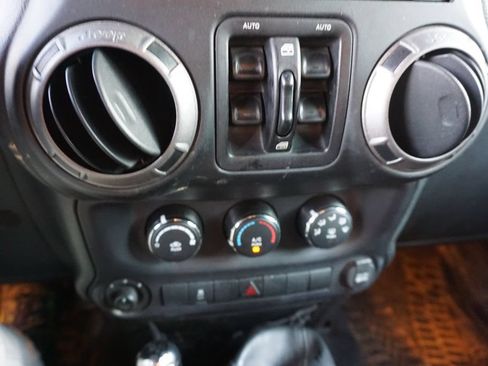 Used 2016 Jeep Wrangler Unlimited Sport AWD/4WD image 9