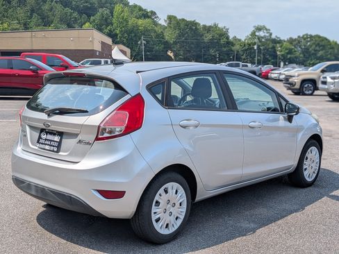 Used 2016 Ford Fiesta SE FWD image 9