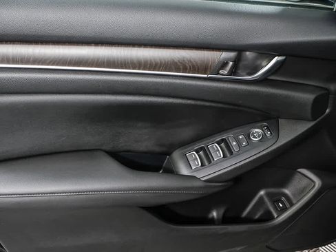 Used 2019 Honda Accord EX image 6