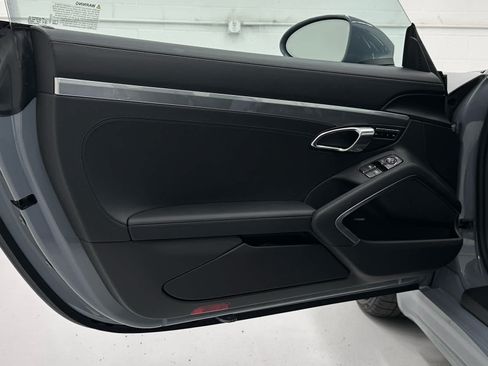 Used 2025 Porsche 718 Cayman S RWD image 17