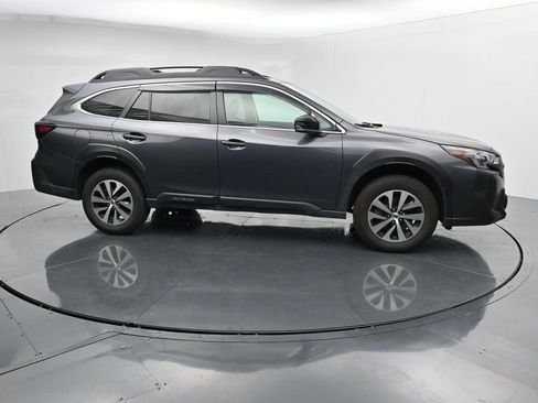Used 2025 Subaru Outback Premium w/ Popular Package #1 AWD/4WD image 9