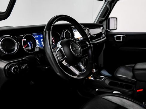 Used 2022 Jeep Wrangler Unlimited Rubicon w/ Xtreme Recon 35" Tire Package image 4