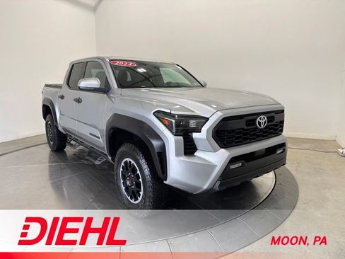 Used 2024 Toyota Tacoma TRD Off-Road AWD/4WD image 1
