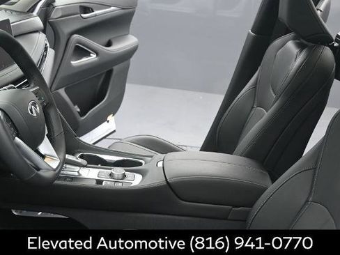 Certified 2026 INFINITI QX60 Luxe w/ Family Package AWD/4WD image 19