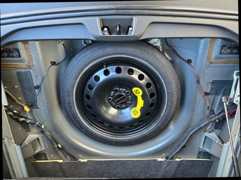 Used 2013 Volvo XC70 3.2 image 17