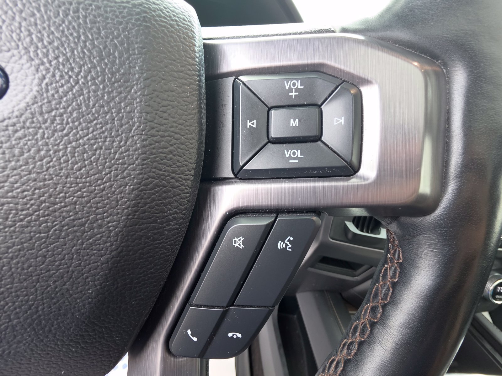Used 2019 Ford Expedition Platinum AWD/4WD image 16